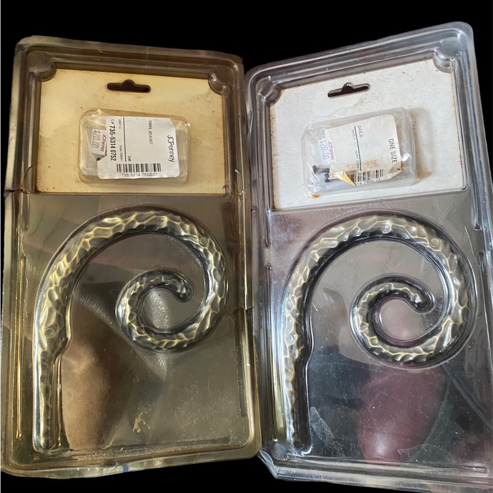 2- Piece Bundle Croscill Home Scarf  Holder/Holdback